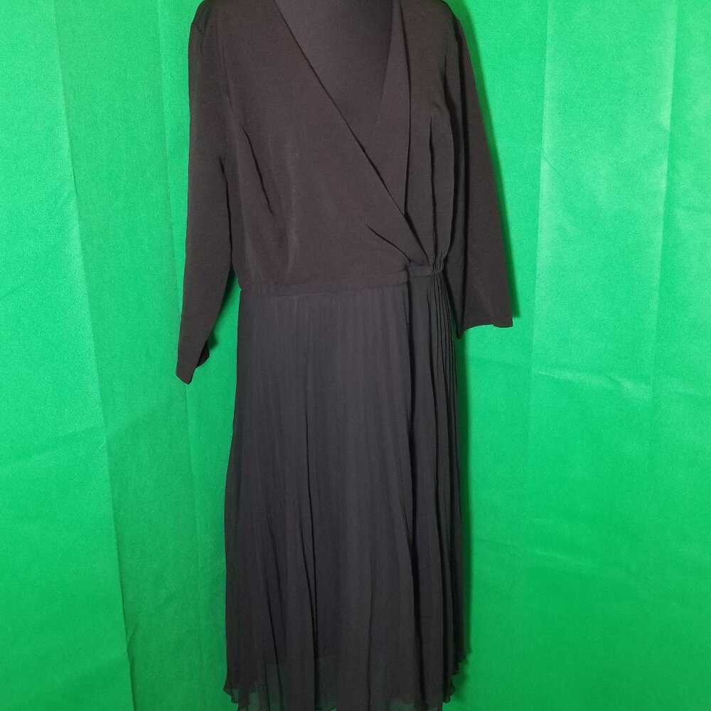 Lane Bryant Women's Wrap V Neck Pleated Skirt Black Dress Size 16 Business City